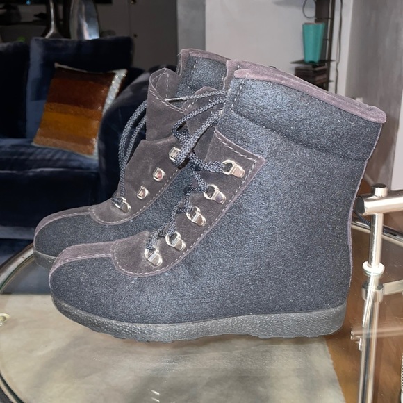 🇳🇴NWOT Rare❄️ Nye Nesna Lobben Handmade in Norway Fabrikken Felted Wool Boots - Picture 1 of 6